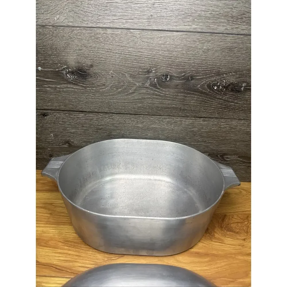 Magnalite GHC USA 8 Qt. Oval Roaster Dutch Oven w/Lid